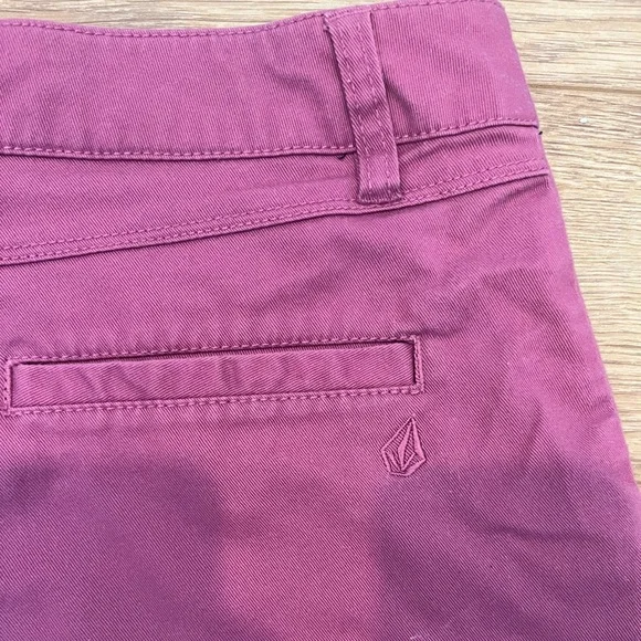 Volcom shorts - Picture 4 of 5